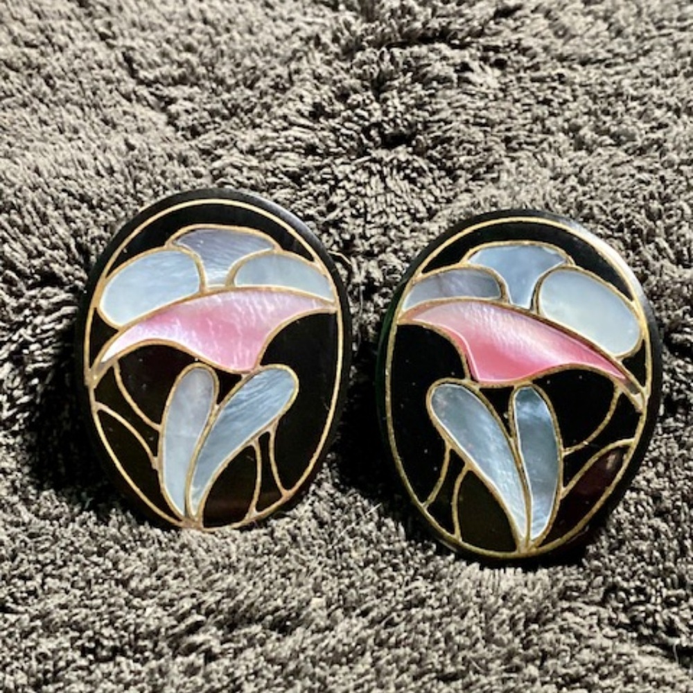 Vintage Lee Sands M.O.P. Inlay Black Oval Earrings